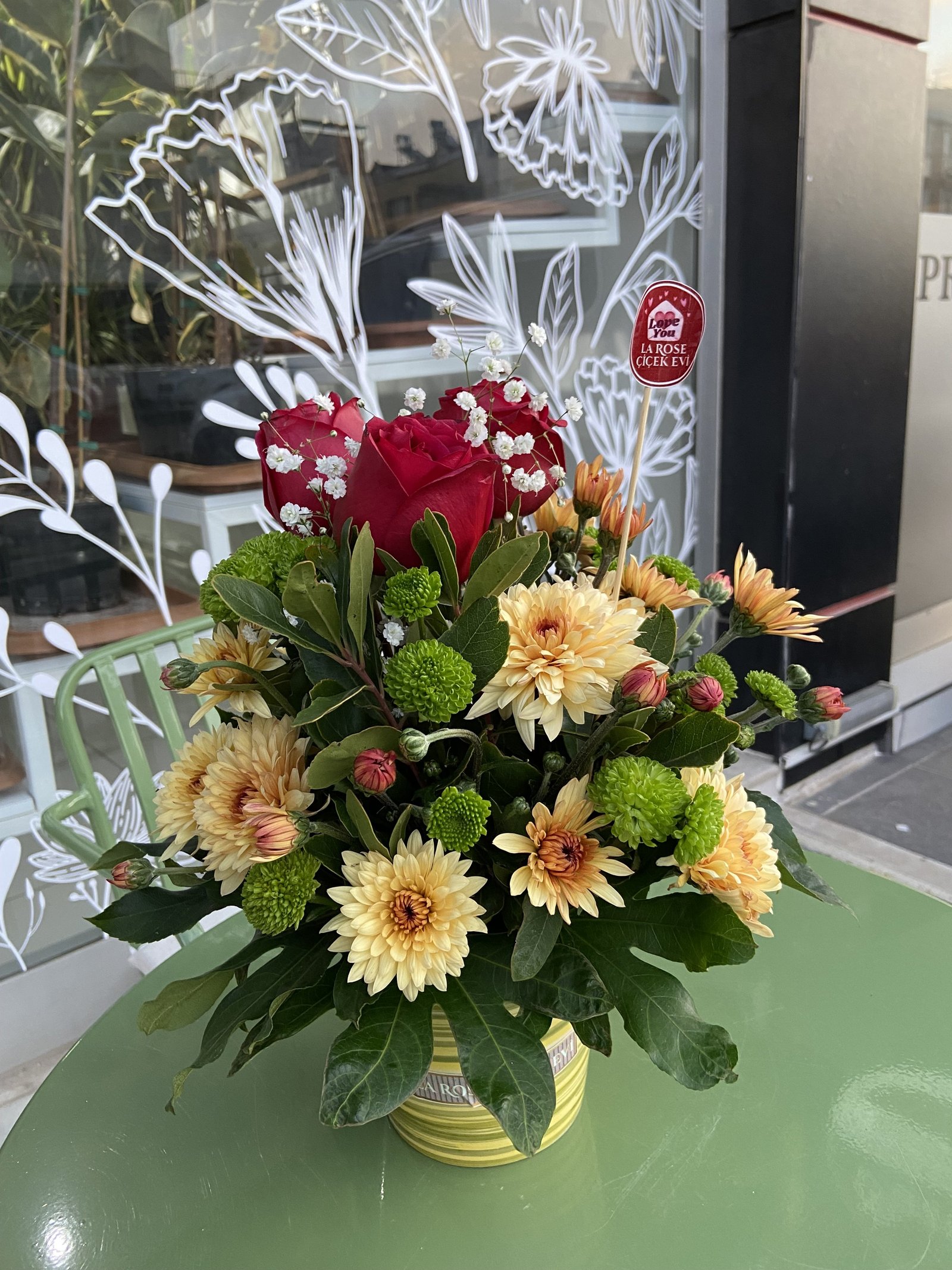 14 Şubat özel seramik vazo Aranjman 